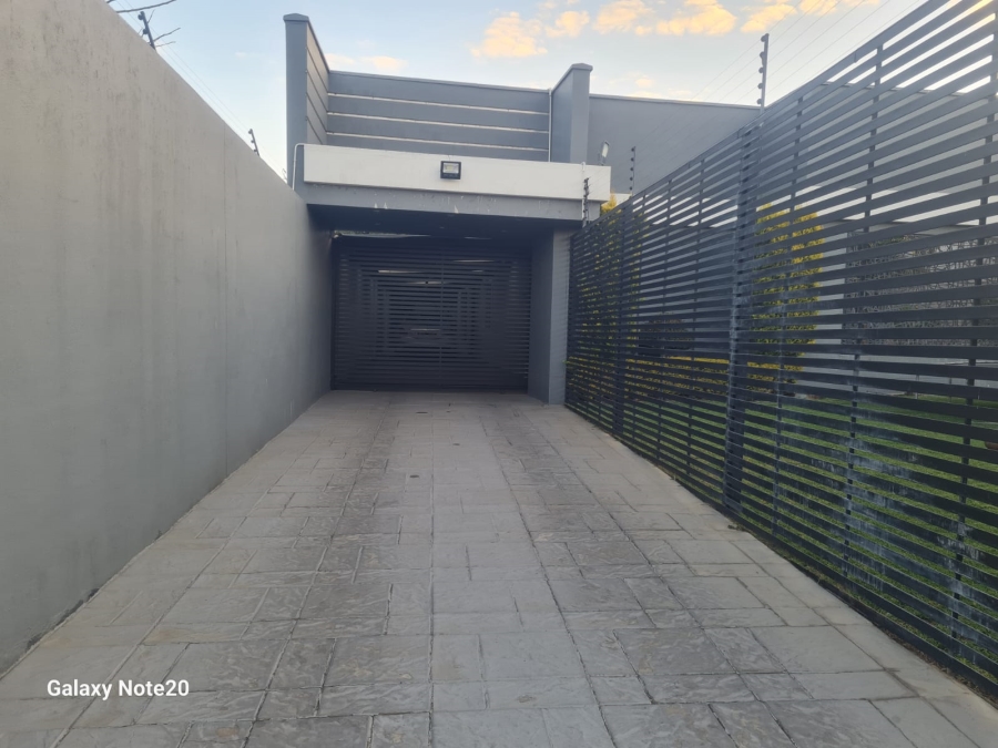 4 Bedroom Property for Sale in Zinniaville North West